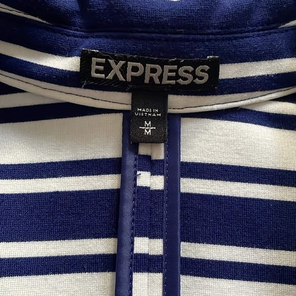 Sz M stretch blazer 💙🤍 - Picture 2 of 5